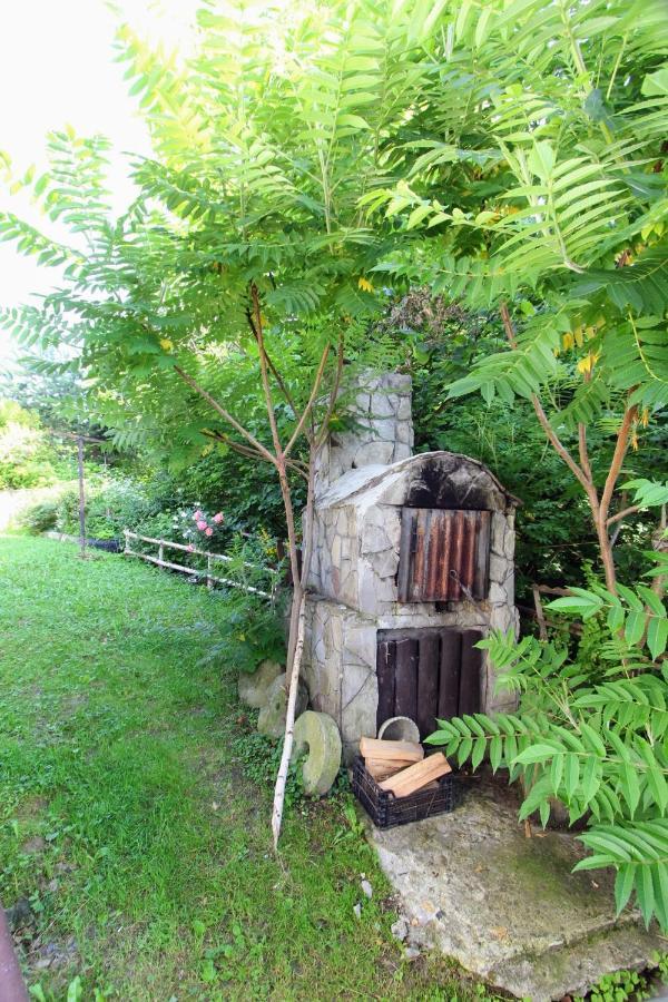 Котедж "Гірський Затишок" Jaremtsche Exterior foto